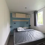 キャンプ場 Les Vernieres Sancy 5*