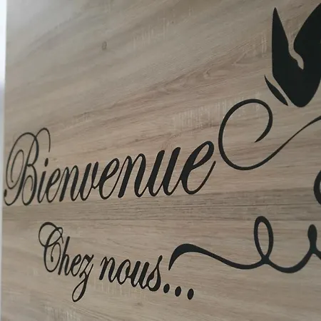 مكان تخييم Les Vernieres Sancy 5*
